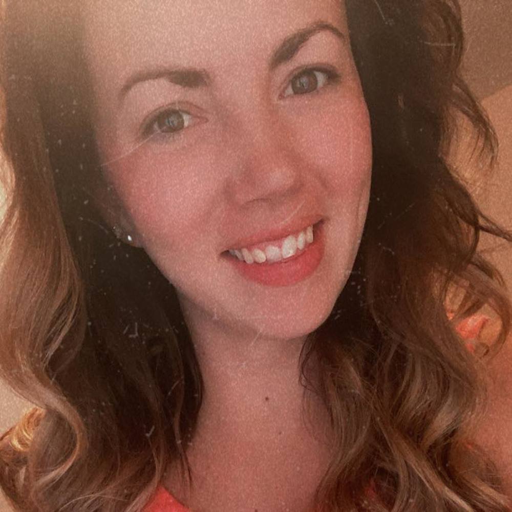 Meet your Posher, Cassandra